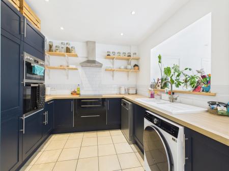 4 bedroom Terraced House for sale in Kinross Crescent, Drayton, Portsmouth, PO6