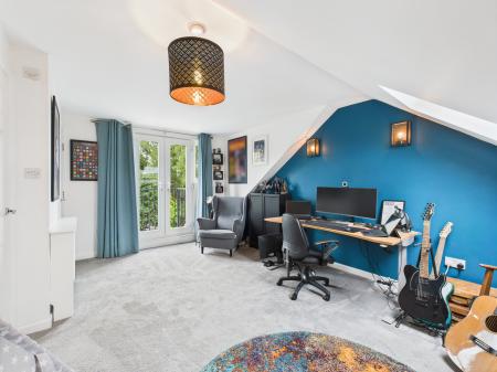 4 bedroom Terraced House for sale in Kinross Crescent, Drayton, Portsmouth, PO6