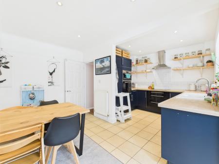 4 bedroom Terraced House for sale in Kinross Crescent, Drayton, Portsmouth, PO6