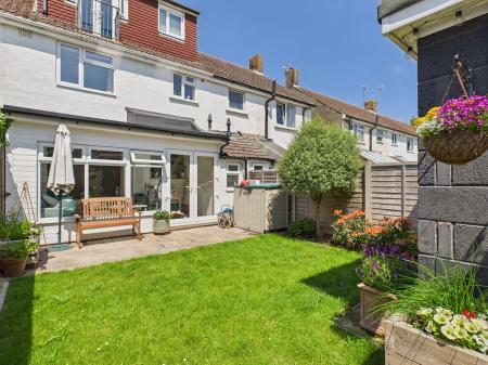 4 bedroom Terraced House for sale in Kinross Crescent, Drayton, Portsmouth, PO6