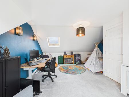 4 bedroom Terraced House for sale in Kinross Crescent, Drayton, Portsmouth, PO6