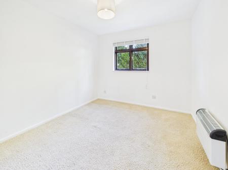 1 bedroom Flat for sale in Marsh Close, Drayton, Portsmouth, PO6