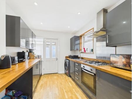 3 bedroom Semi-detached house for sale in Oak Road, Fareham, PO15