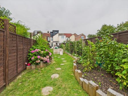 4 bedroom Terraced House for sale in Park Way, Havant, PO9
