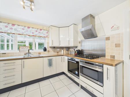 4 bedroom Detached house for sale in Skye Close, Cosham, Portsmouth, PO6