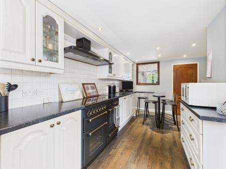 4 bedroom Semi-detached house for sale in The Causeway, Portchester, Fareham, PO16