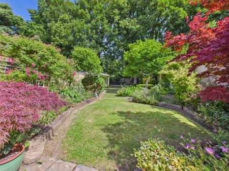 4 bedroom Semi-detached house for sale in The Causeway, Portchester, Fareham, PO16