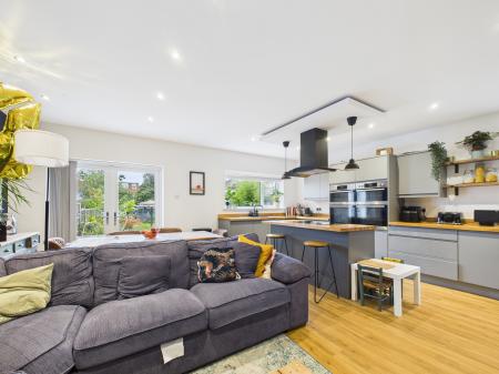 4 bedroom Semi-detached house for sale in Uplands Road, Drayton, Portsmouth, PO6