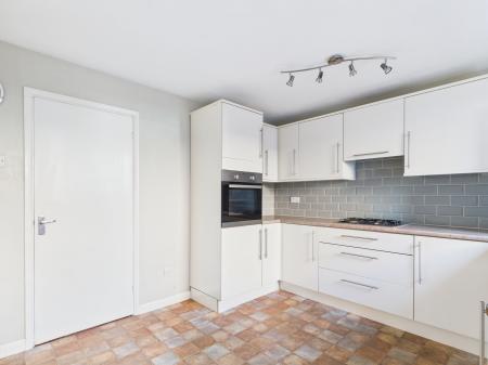 2 bedroom Terraced House to let in Church Road, Fratton, Portsmouth, PO1