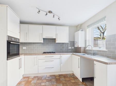 2 bedroom Terraced House to let in Church Road, Fratton, Portsmouth, PO1