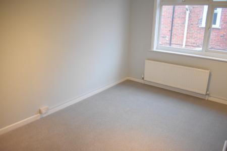 2 bedroom Flat to let in Havant Road, Drayton, Portsmouth, PO6