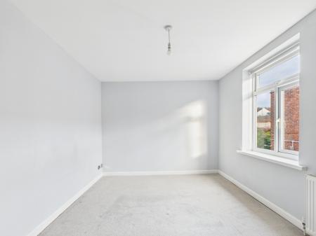 2 bedroom Flat to let in Havant Road, Drayton, Portsmouth, PO6