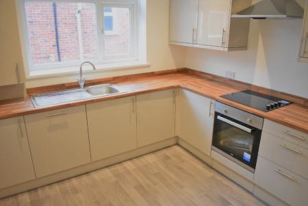 2 bedroom Flat to let in Havant Road, Drayton, Portsmouth, PO6