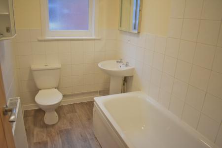 2 bedroom Flat to let in Havant Road, Drayton, Portsmouth, PO6