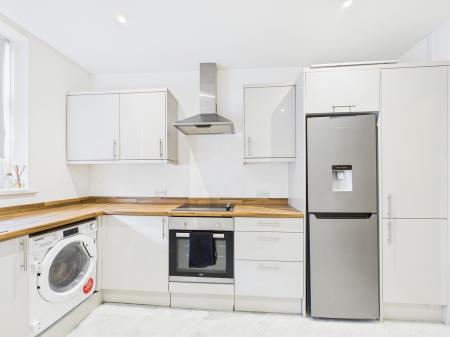 2 bedroom Flat to let in Havant Road, Drayton, Portsmouth, PO6