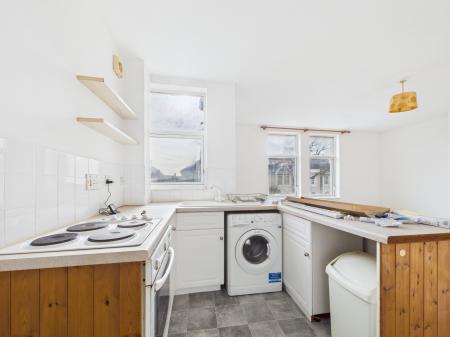 1 bedroom Flat to let in Stubbington Avenue, North End, Portsmouth, PO2