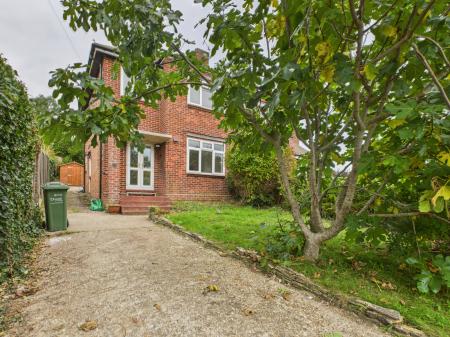 3 bedroom Semi-detached house to let in Woodfield Avenue, Farlington, Portsmouth, PO6