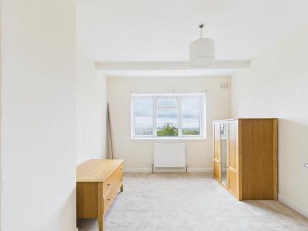 3 bedroom Semi-detached house to let in Woodfield Avenue, Farlington, Portsmouth, PO6