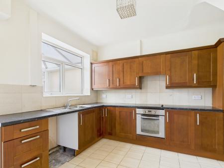 3 bedroom Semi-detached house to let in Woodfield Avenue, Farlington, Portsmouth, PO6