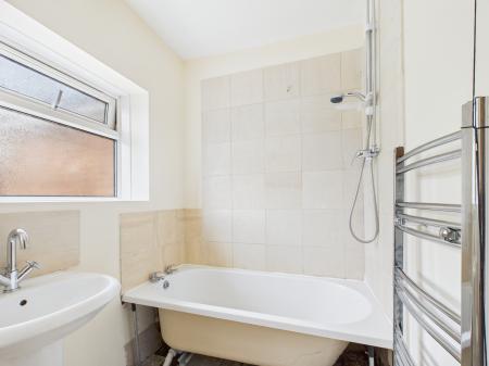 3 bedroom Semi-detached house to let in Woodfield Avenue, Farlington, Portsmouth, PO6