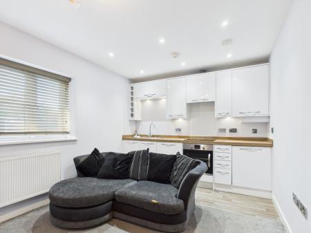 1 bedroom Apartment to let in Forest Grove House, London Road, Cowplain, Waterlooville PO8