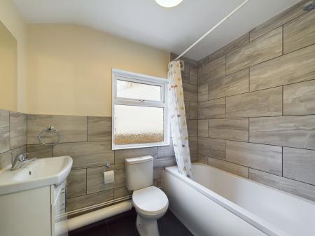 3 bedroom Terraced House to let in Bramble Road, Southsea, PO4