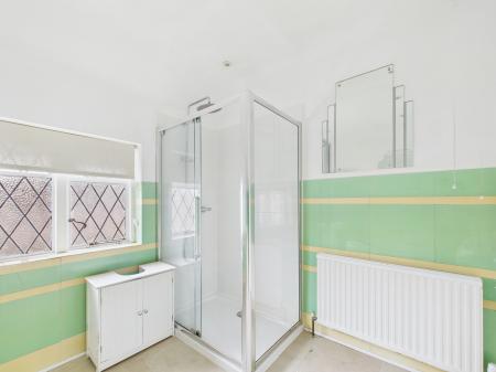 4 bedroom Detached house to let in Havant Road, Drayton, Portsmouth, PO6