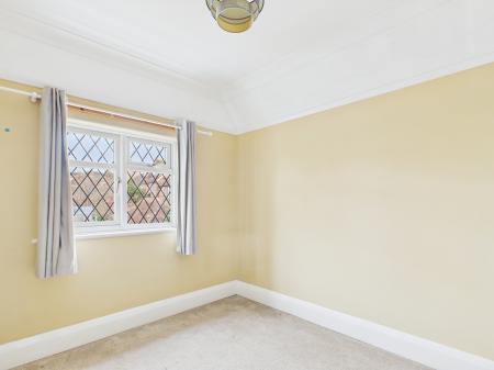 4 bedroom Detached house to let in Havant Road, Drayton, Portsmouth, PO6