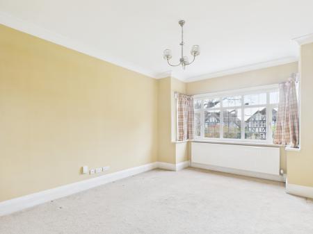 4 bedroom Detached house to let in Havant Road, Drayton, Portsmouth, PO6