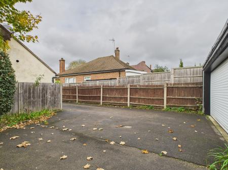 4 bedroom Detached house to let in Havant Road, Drayton, Portsmouth, PO6