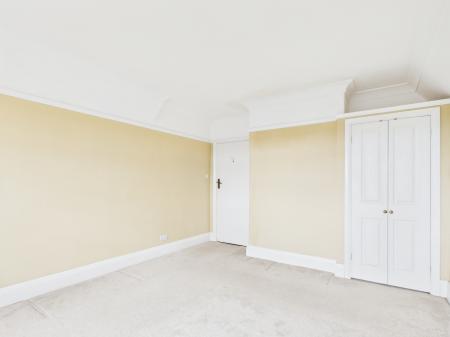 4 bedroom Detached house to let in Havant Road, Drayton, Portsmouth, PO6