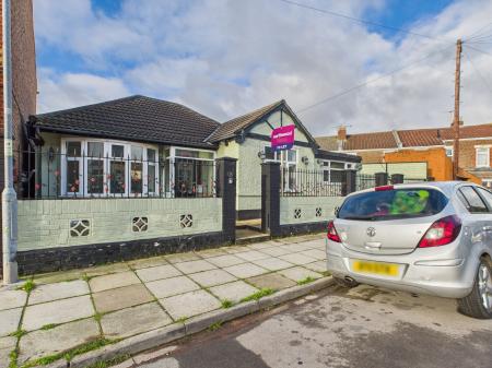 3 bedroom Detached bungalow to let in Hollam Rd, Milton, Portsmouth, PO4