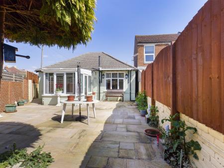3 bedroom Detached bungalow to let in Hollam Rd, Milton, Portsmouth, PO4