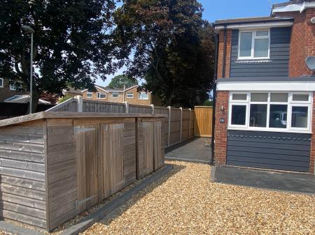 1 bedroom End of terrace house to let in Moorcroft Avenue, Burton, Christchurch, Dorset, BH23