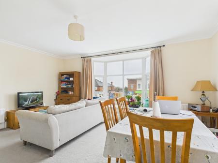 2 bedroom Flat to let in Havant Road, Drayton, Portsmouth, PO6