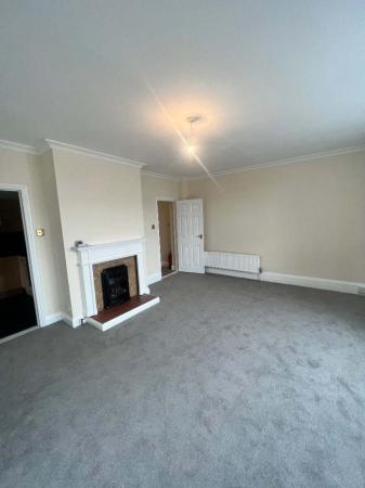 2 bedroom Flat to let in Havant Road, Drayton, Portsmouth, PO6