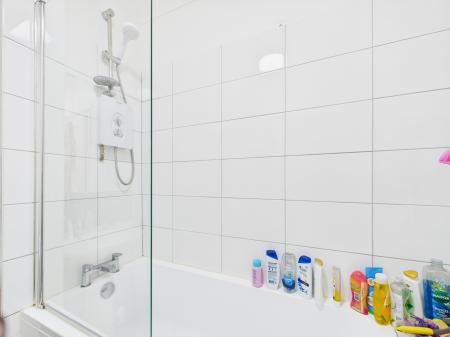 2 bedroom Flat to let in Havant Road, Drayton, Portsmouth, PO6