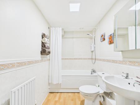 2 bedroom Flat to let in Bastins Close, Park Gate, Southampton, SO31