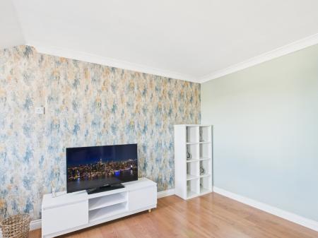 2 bedroom Flat to let in Bastins Close, Park Gate, Southampton, SO31