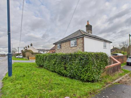 3 bedroom Detached house to let in Portsmouth Road, Waterlooville, PO8
