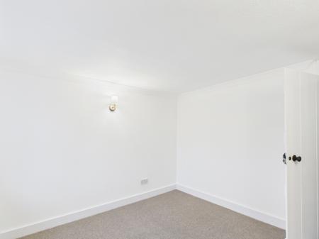 3 bedroom Detached house to let in Portsmouth Road, Waterlooville, PO8