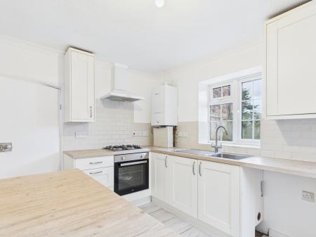 3 bedroom Detached house to let in Portsmouth Road, Waterlooville, PO8