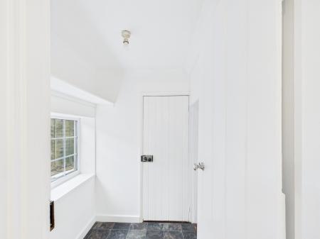 3 bedroom Detached house to let in Portsmouth Road, Waterlooville, PO8