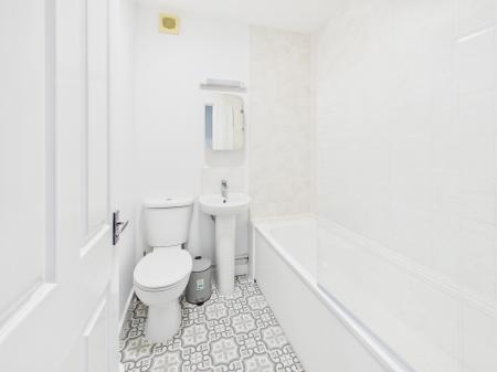 2 bedroom Flat to let in Fratton Road, Fratton, Portsmouth, PO1