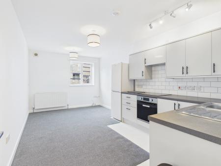 2 bedroom Flat to let in Fratton Road, Fratton, Portsmouth, PO1