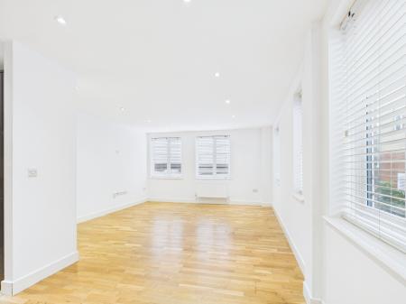 2 bedroom Flat to let in Hermitage House, Portland Road, Waterlooville PO7