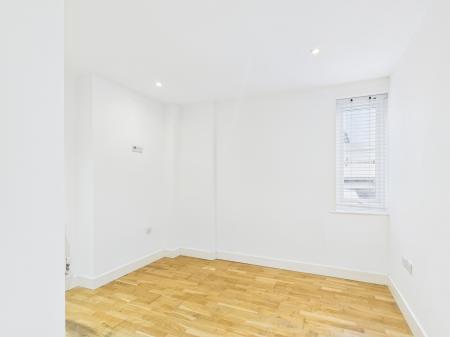 2 bedroom Flat to let in Hermitage House, Portland Road, Waterlooville PO7