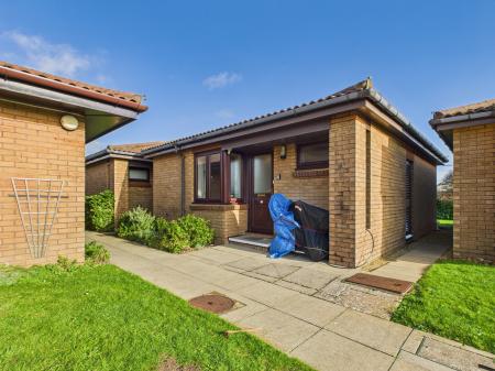 1 bedroom Retirement property for sale in Admiralty Court, Bournemouth, BH6