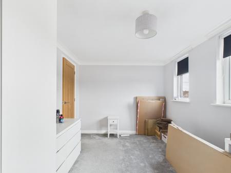 2 bedroom Flat to let in Stamshaw Court, Stamshaw Road PO2