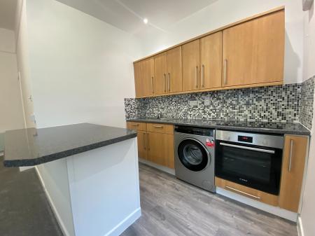 1 bedroom Flat to let in 12 Maderia Road, Bournemouth, BH1